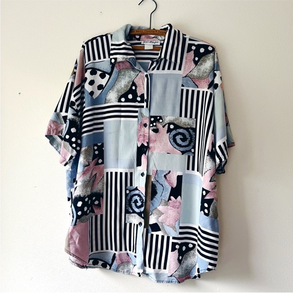 Vintage 90’s geometric rayon short sleeve camp shirt size XL/XXL